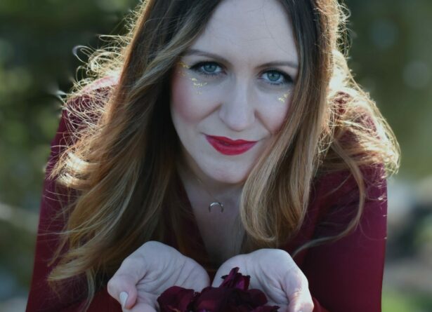 headshot of Nicole Barton