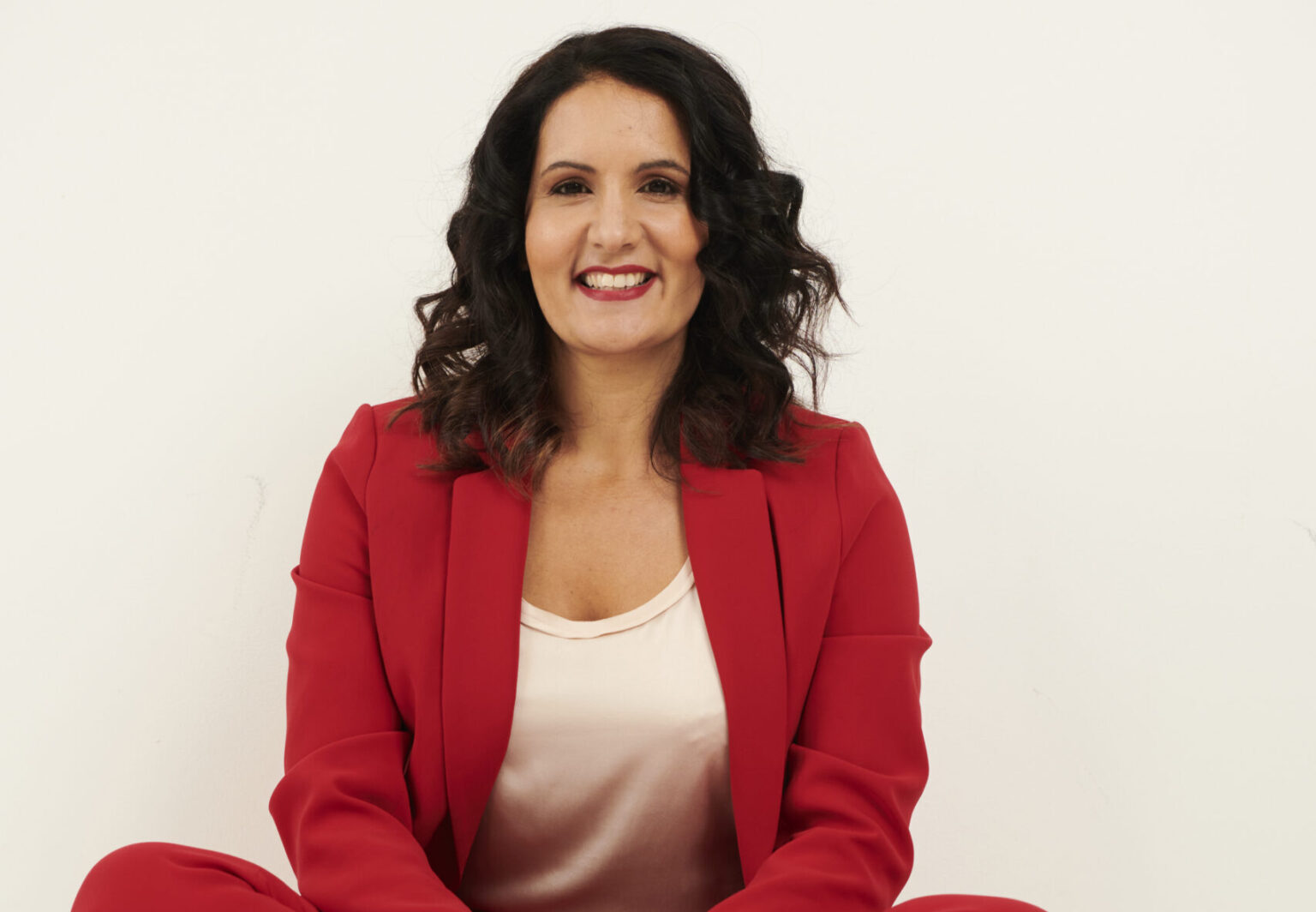 headshot of Dr Radha Modgil